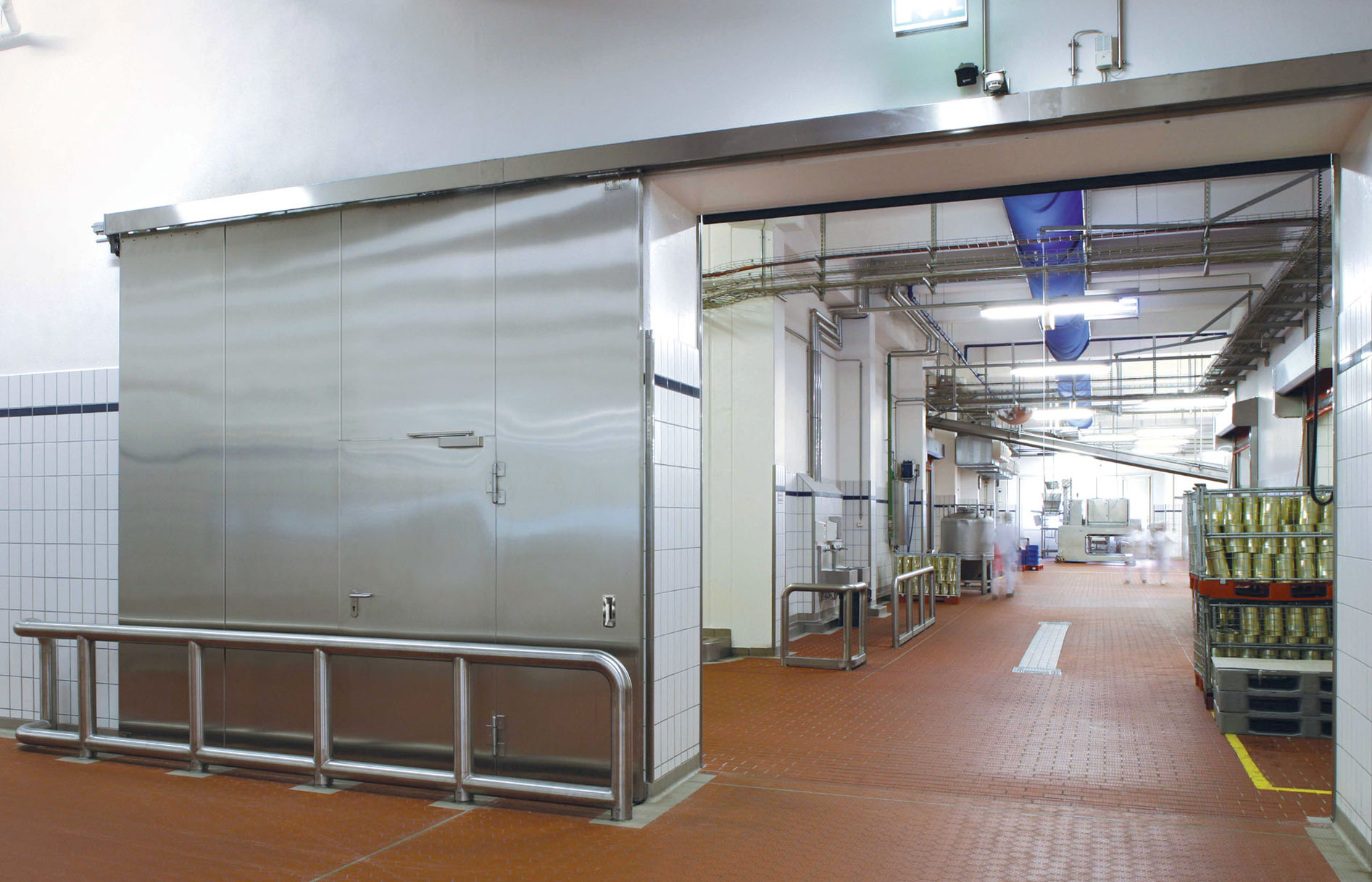 Brandwerende schuifdeur met loopdeur: toepassing, vervanging en keuring