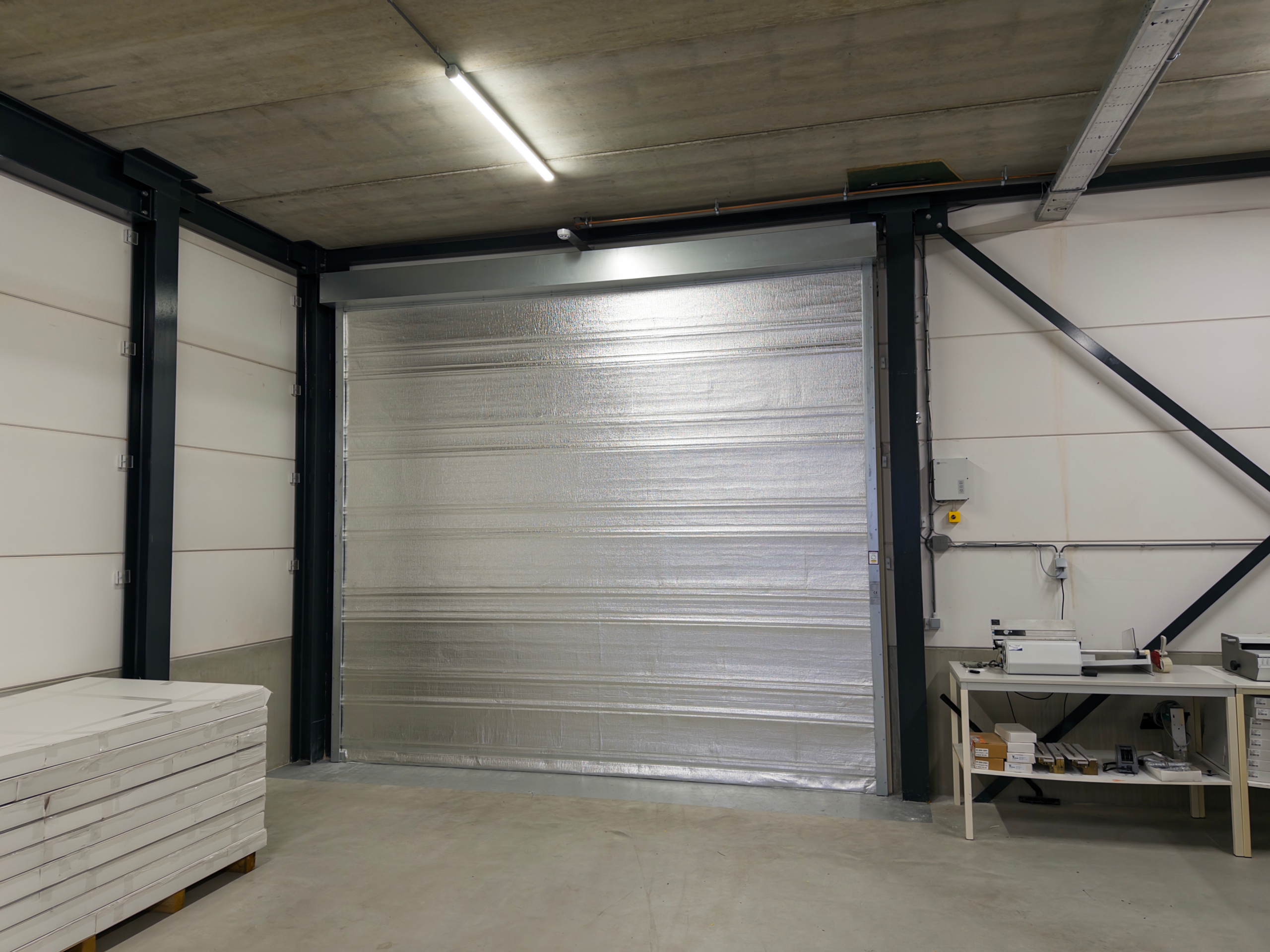 Wat kost een brandscherm of rookscherm? Prijsopbouw en indicatieve prijzen