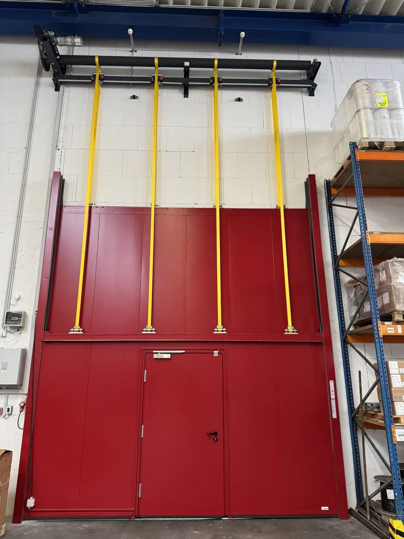 Detail bevestiging brandwerende telescopische hefdeur
